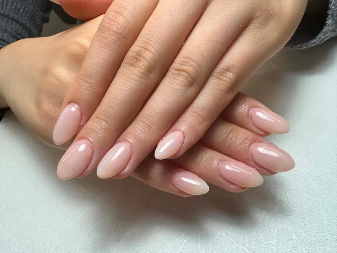 ネイル チークネイル フレンチネイル ジェルネイル ラメ(グリッター) ラメグラデーション MEO NAIL 中野 研修ネイリストのネイルデザイン
