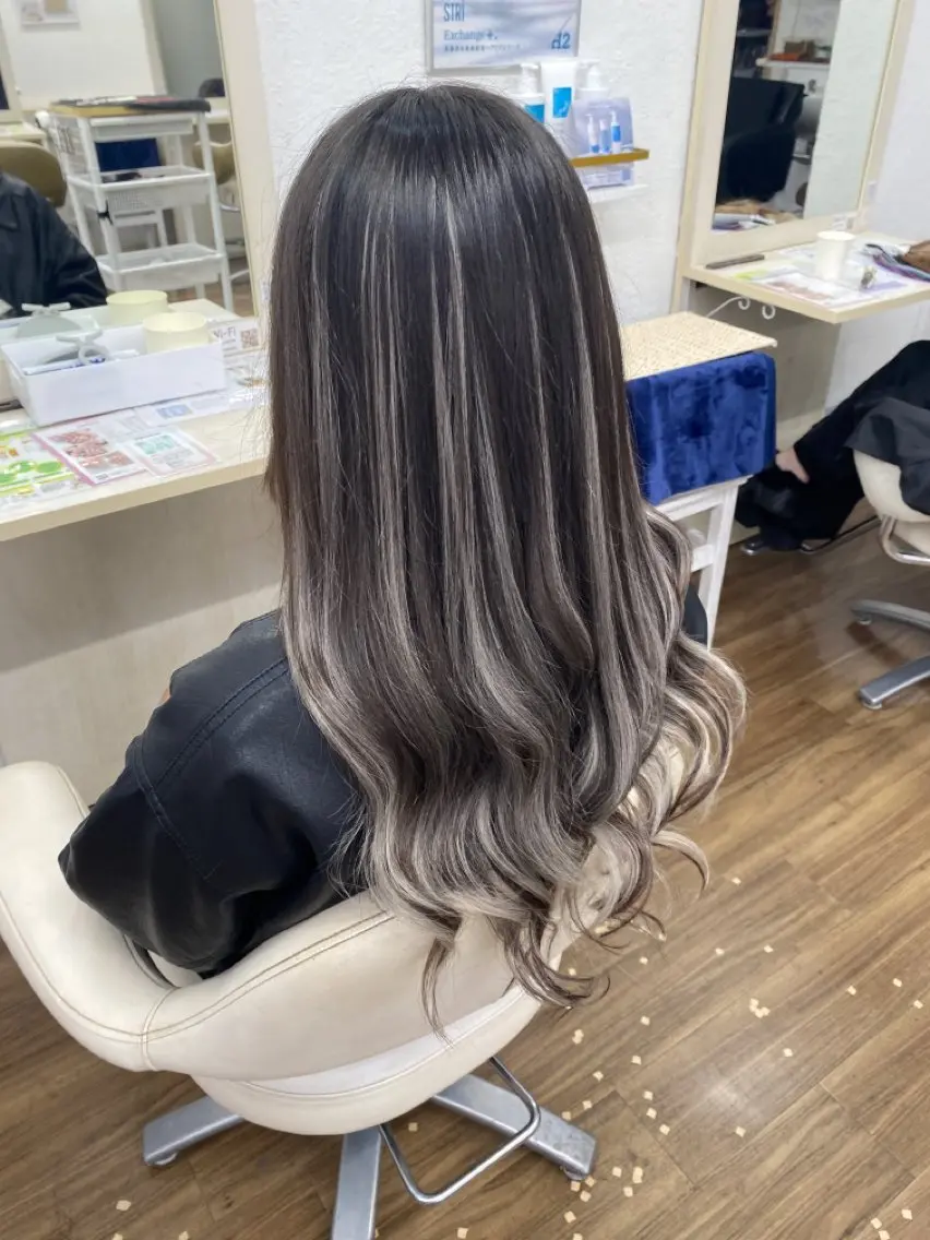 ロング エクステ レイヤーカット エクステ GLOSS 心斎橋 山上のヘアスタイル