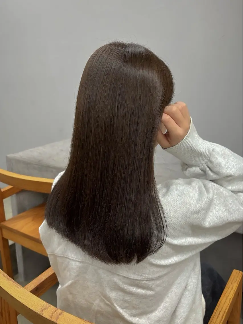 ミディアム 𝐀𝐦𝐞𝐫𝐢 /透明感カラーのヘアスタイル