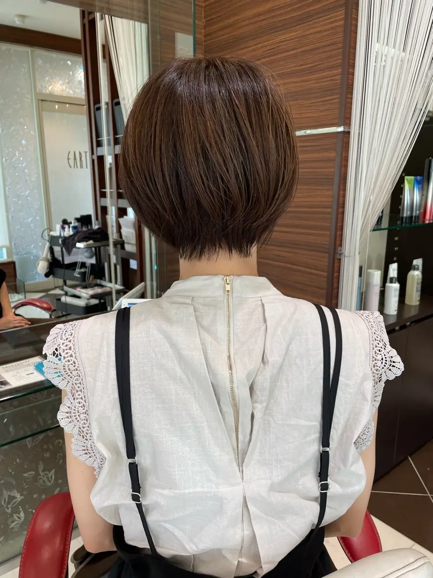 ショート カラー 丸みショート ハイライトカラー ハイライト ショートヘア ヘアカラー 佐々木 麻純のヘアスタイル