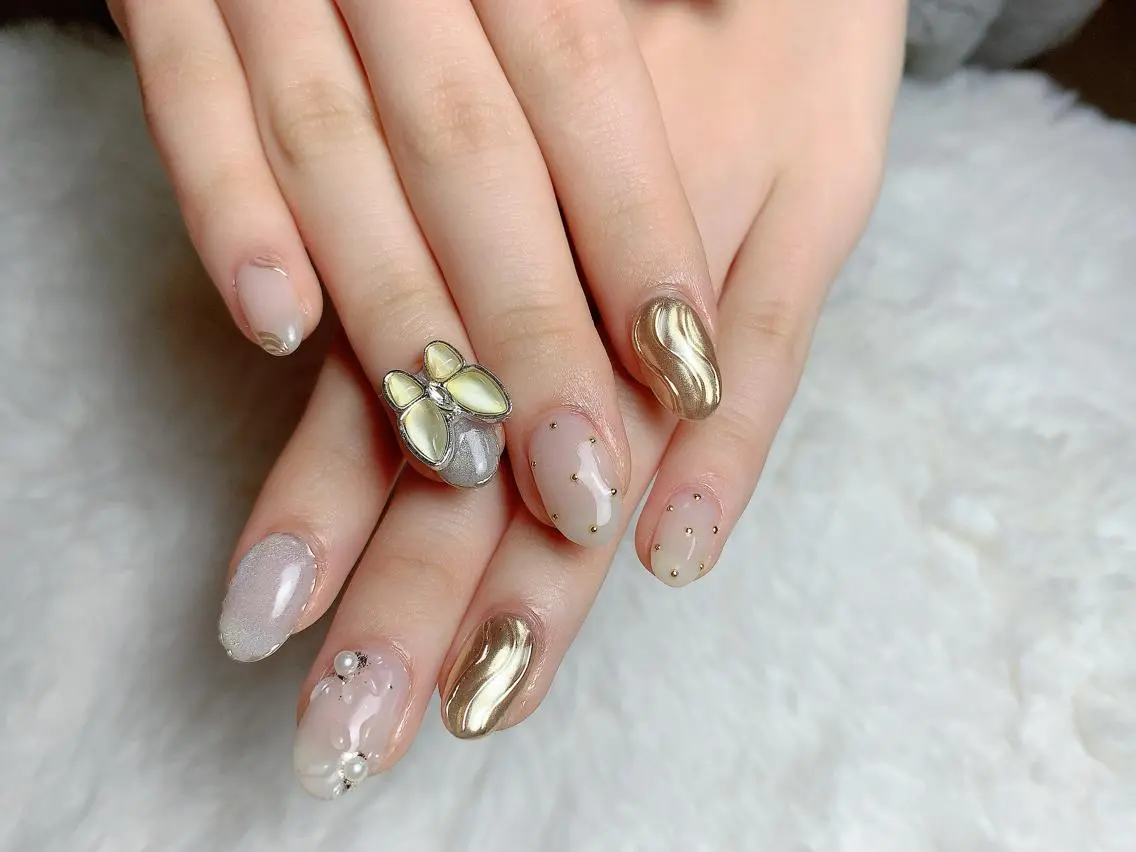 ネイル アートネイル ミラーネイル 持ち込み Flora Nail 【フローラ ネイル】のネイルデザイン