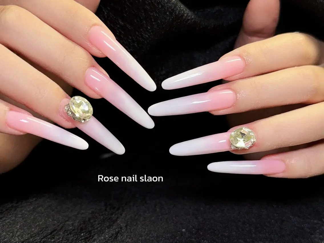 ネイル ハンドネイル Rose nail💅のネイルデザイン