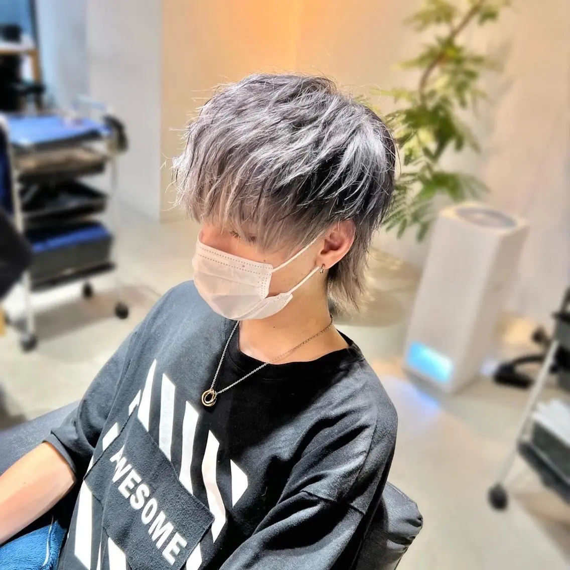 カラー メンズ メンズインナーカラー マッシュウルフ マッシュ メンズウルフカット インナーカラー カット ヘアカラー トリートメント メンズ専門 井藤 雅也のヘアスタイル