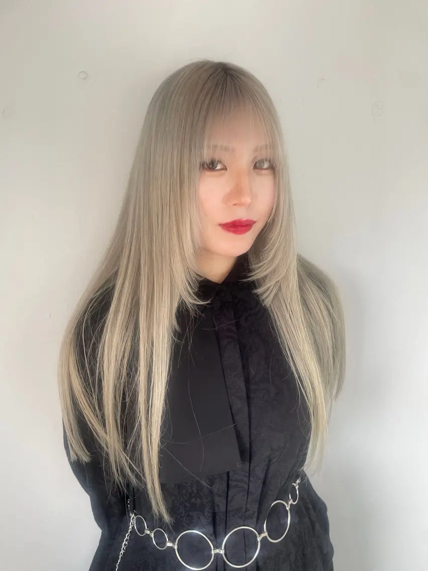 ロング カラー ハイトーン/レイヤー 似合わせ・ユキノのヘアスタイル