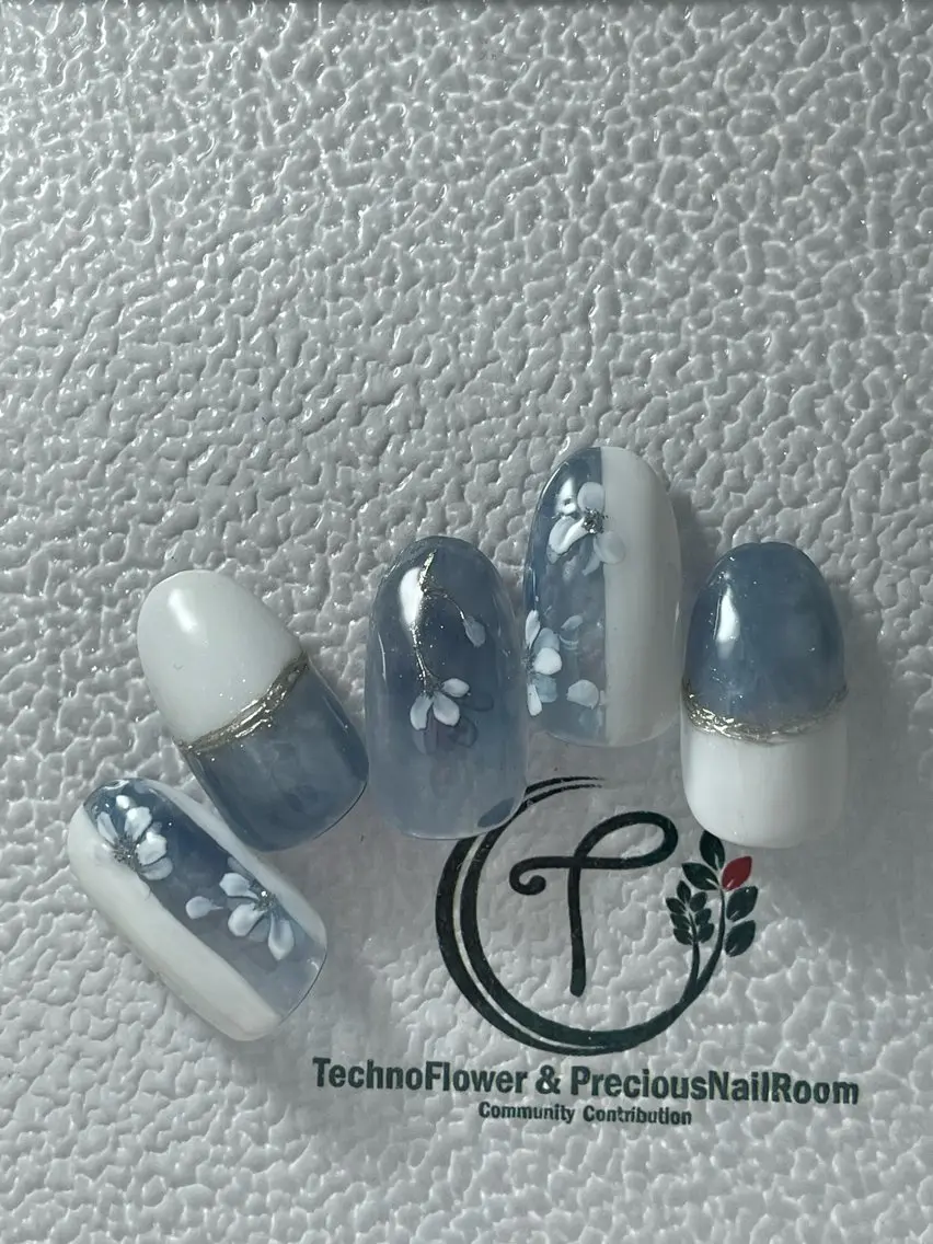 ネイル フラワーネイル precious nail roomのネイルデザイン