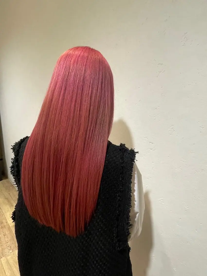 ロング カラー 廣末 千菜のヘアスタイル