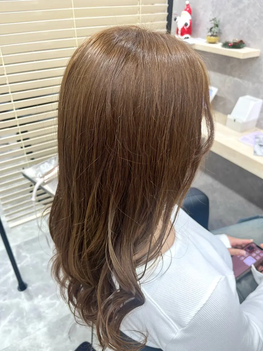 セミロング カラー ヘアカラー トリートメント 山口愛莉 /暖色/艶髪のヘアスタイル