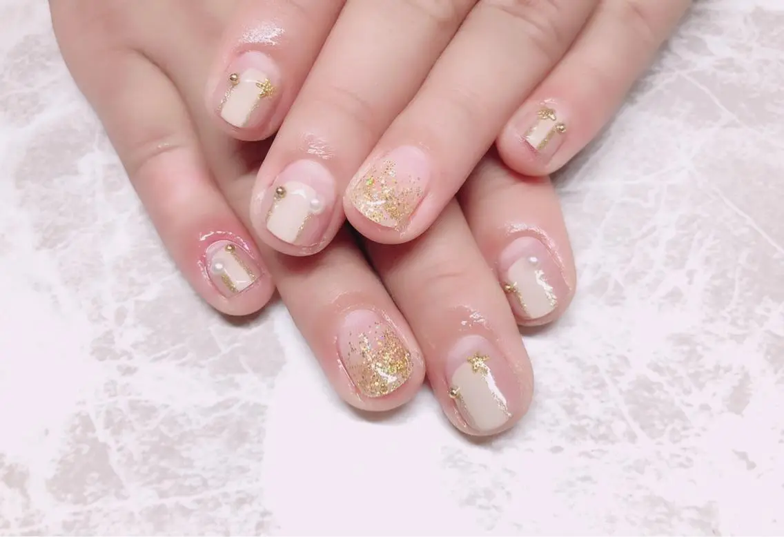 ネイル ハンドネイル マジック ミラーのネイルデザイン