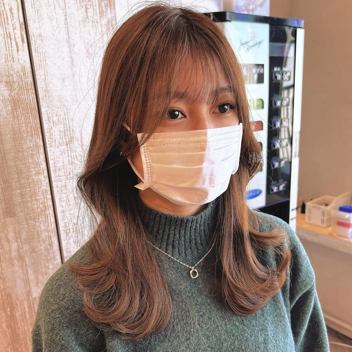 ミディアム カラー 小顔カット ヘアカラー トリートメント モテ髪×トレンド💕 小顔レイヤー 金井のヘアスタイル