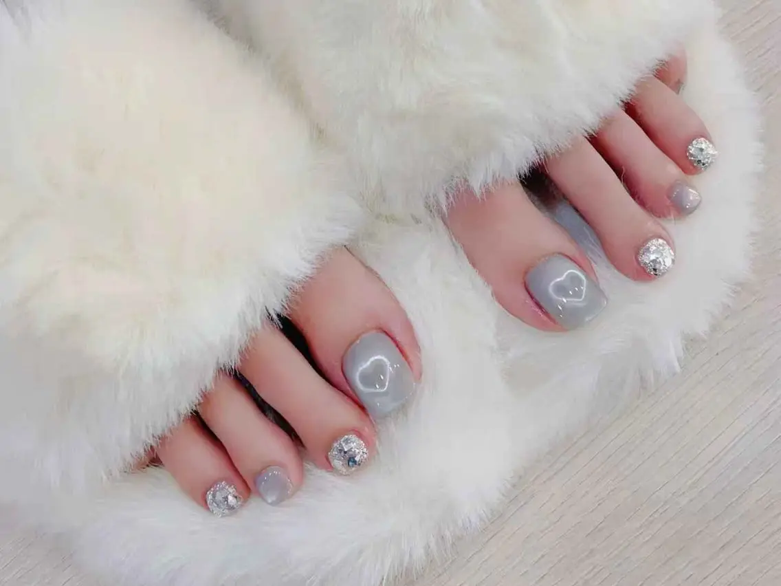 ネイル フットネイル H3 Nail シロのネイルデザイン