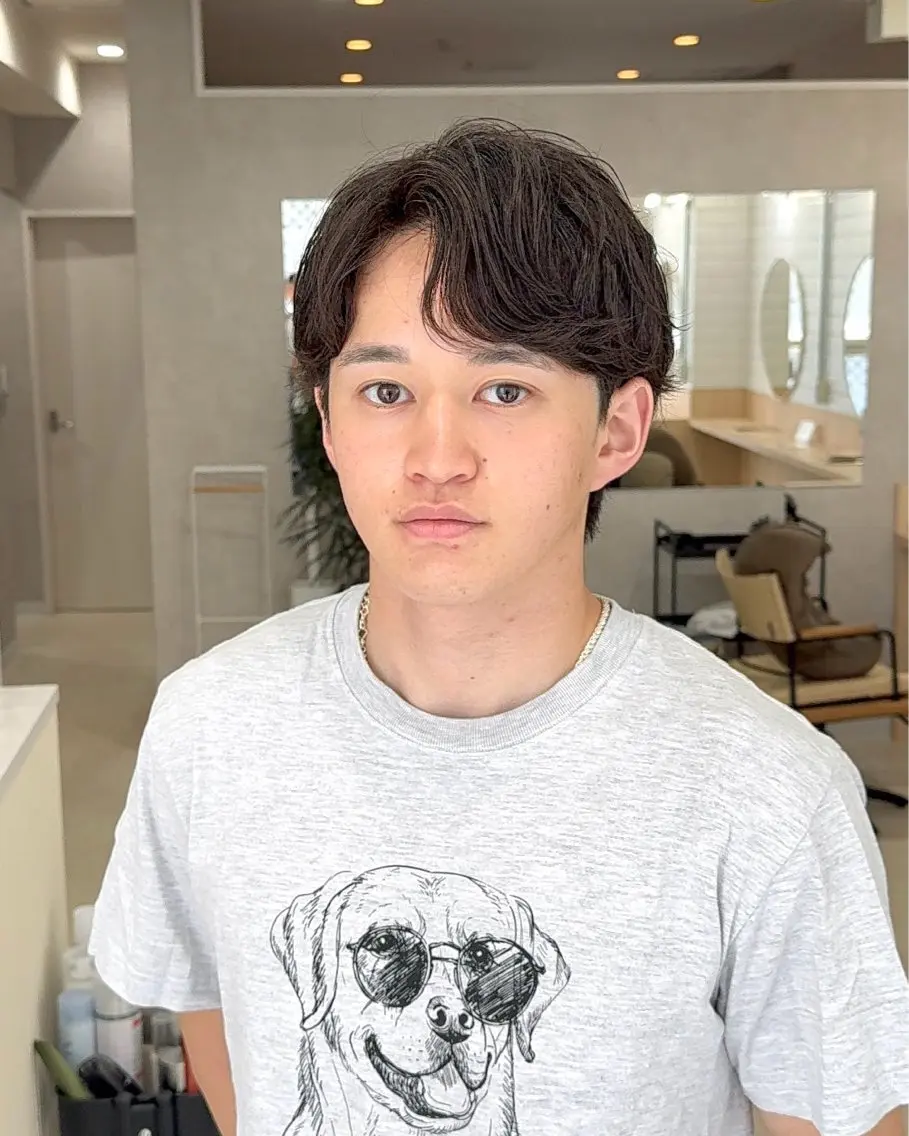 ショート パーマ メンズ センターパート メンズパーマ 似合わせカット ニュアンスパーマ 【東北メンズヘア1 位受賞🥇】本間祐太のヘアスタイル