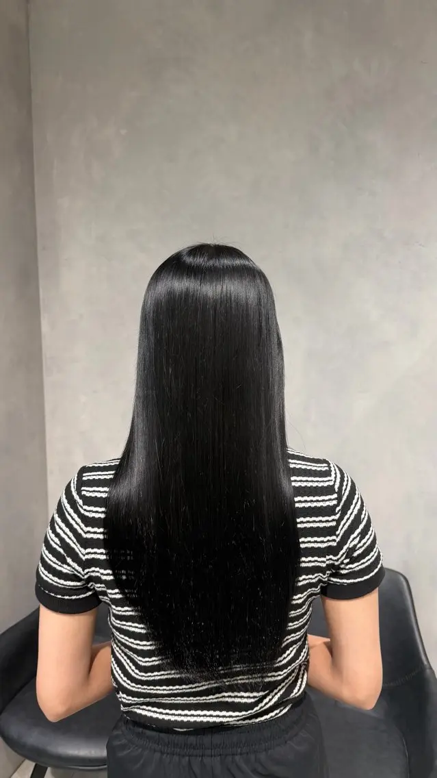 カラー 黒髪 ヘアカラー トリートメント 井野 彩加のヘアスタイル