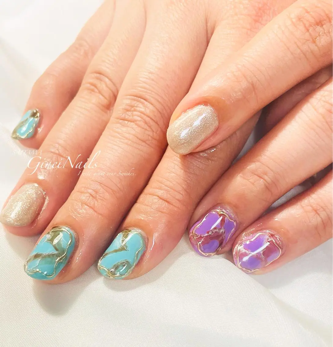ネイル フットネイル キラキラネイル ロングネイル ミラーネイル ニュアンスネイル Genie Nailsのネイルデザイン