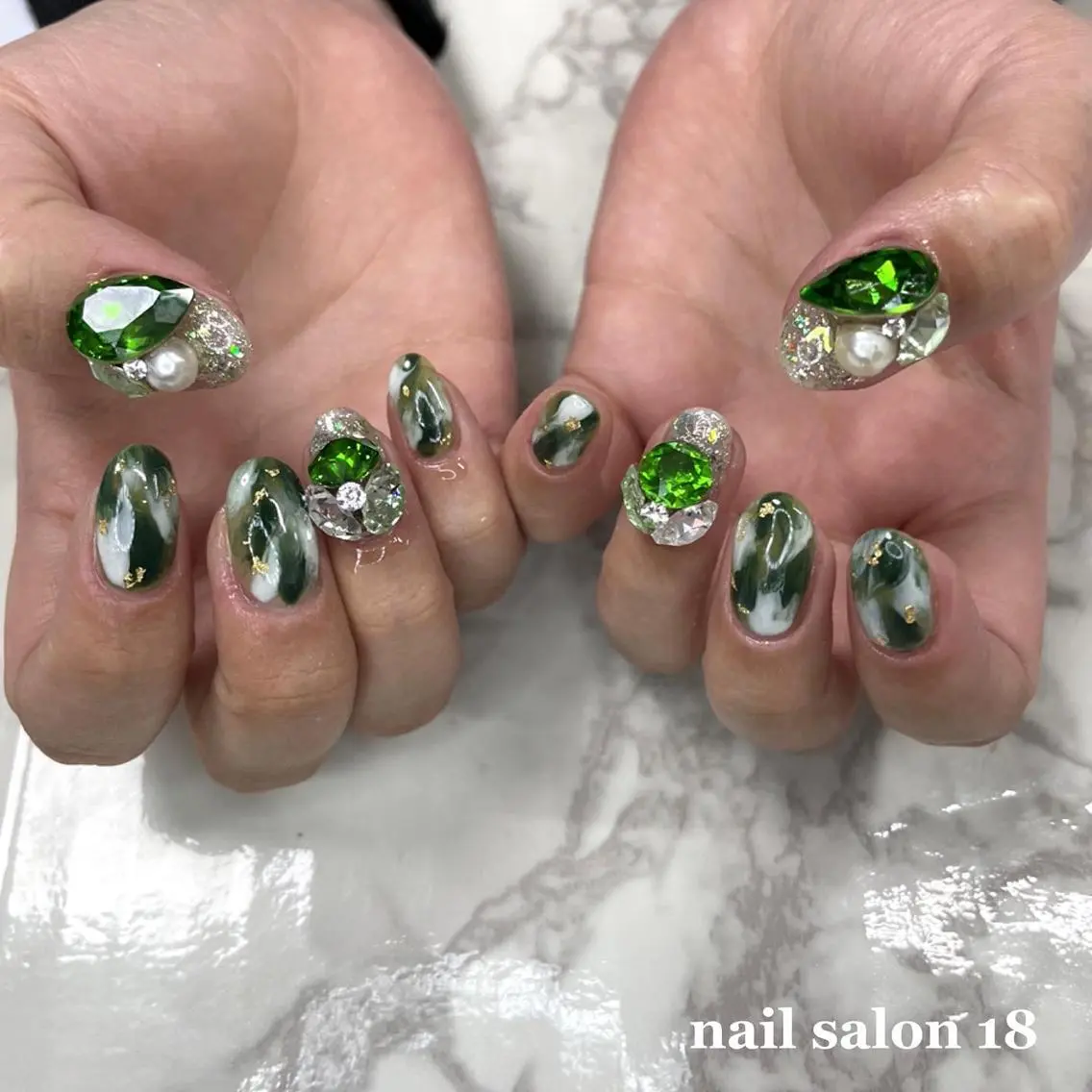 ネイル 持ち込み ハンドネイル nail salon 18.のネイルデザイン