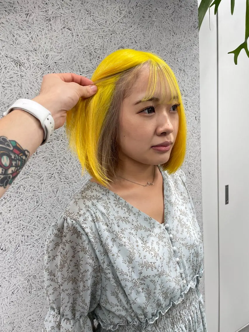 ミディアム カラー 切りっぱなしボブ レイヤー/縮毛矯正のヘアスタイル