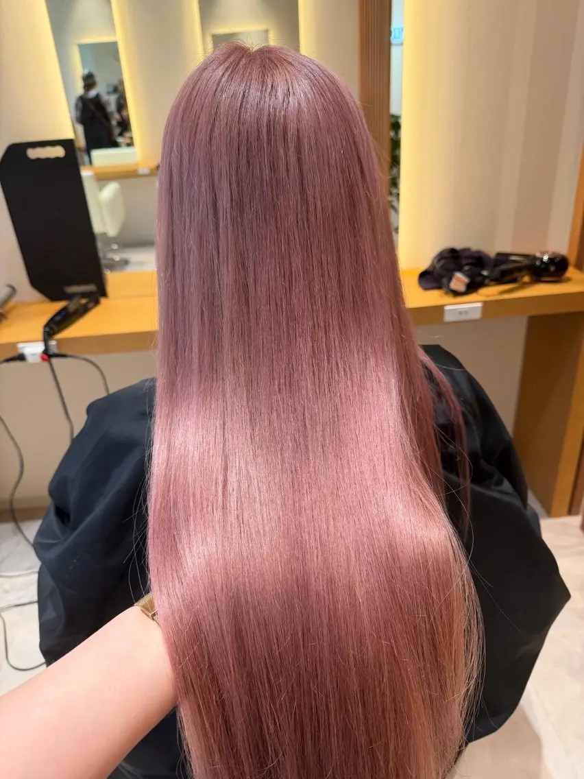 ロング カラー ベージュカラー ブリーチ ピンクカラー ピンクベージュ ヘアカラー トリートメント 🌕透明感カラー @ENTER大名のヘアスタイル