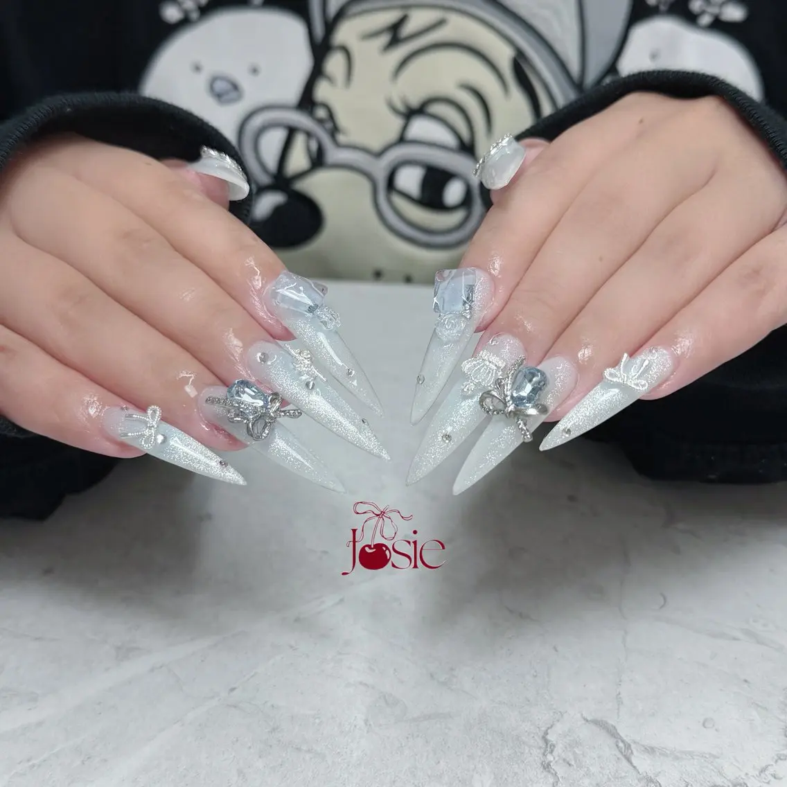ネイル フレンチネイル ガーリー ガラスフレンチ 氷ネイル・うるうるネイル キラキラネイル ハンドネイル JOSIE nail studioのネイルデザイン