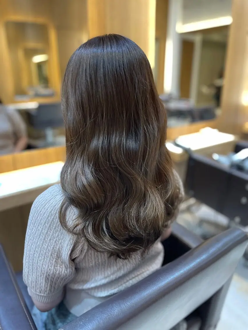 セミロング カット ヘアカラー トリートメント 小島 仁美のヘアスタイル