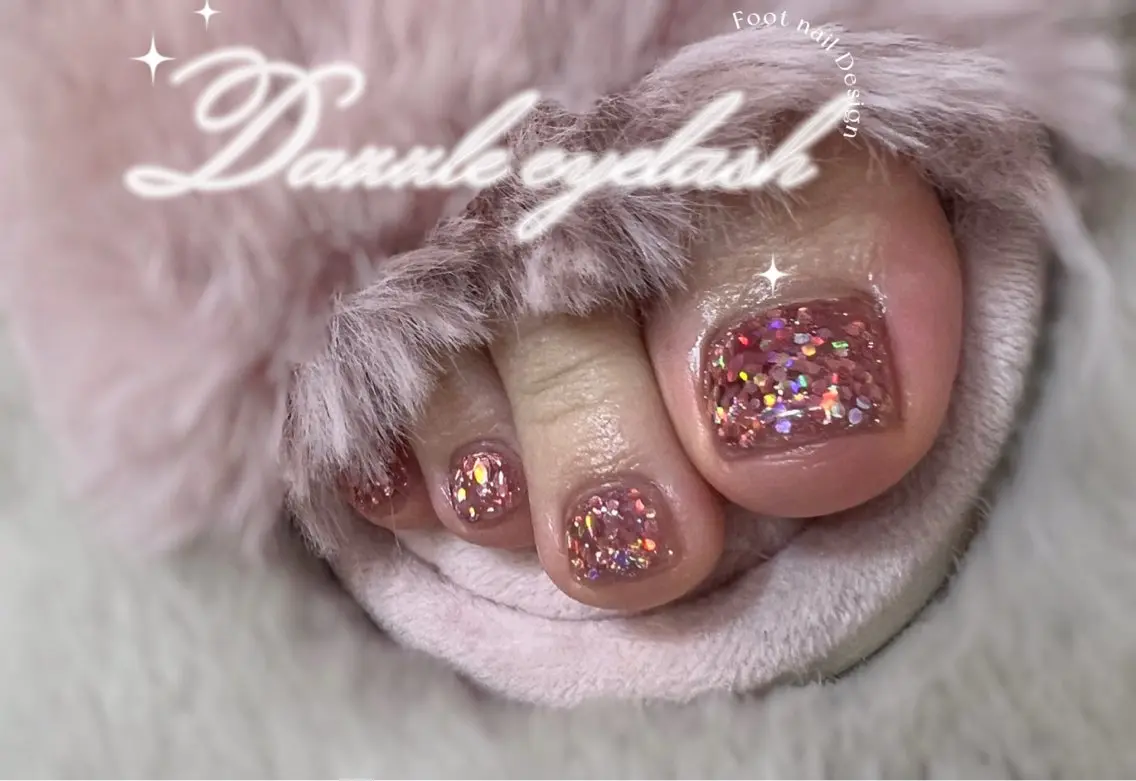 ネイル ホログラムネイル フットネイル Dazzle綾瀬駅 ♡cocoroのマツエク・マツパデザイン