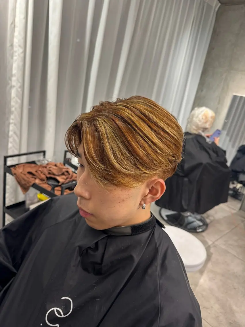 カラー メンズ メンズハイライト ハイライトカラー カット ヘアカラー 今田 晃のヘアスタイル