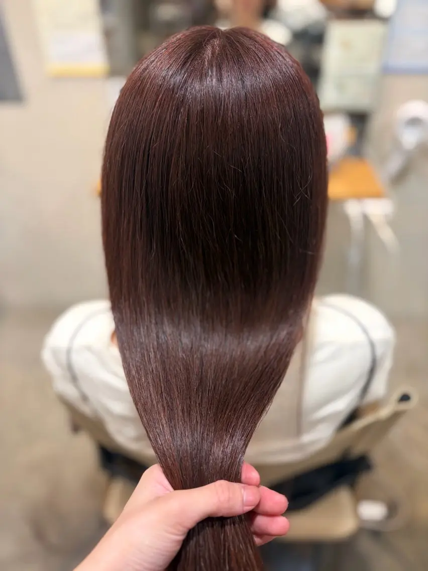 ロング カラー ブラウンカラー ピンクカラー ピンクブラウン momoka オリーブ/ベージュのヘアスタイル