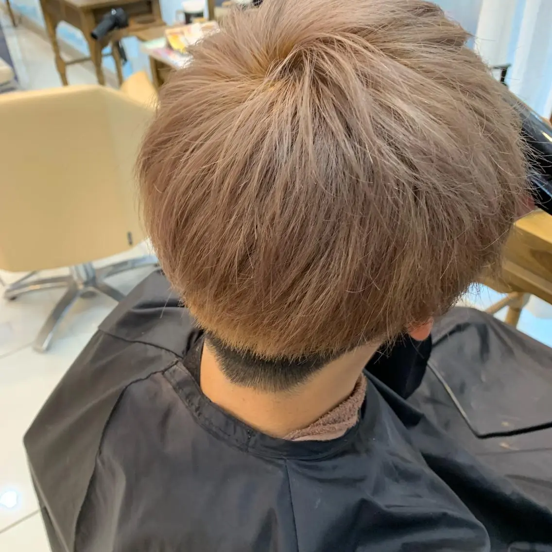 カラー ベージュカラー 天野 利咲のヘアスタイル