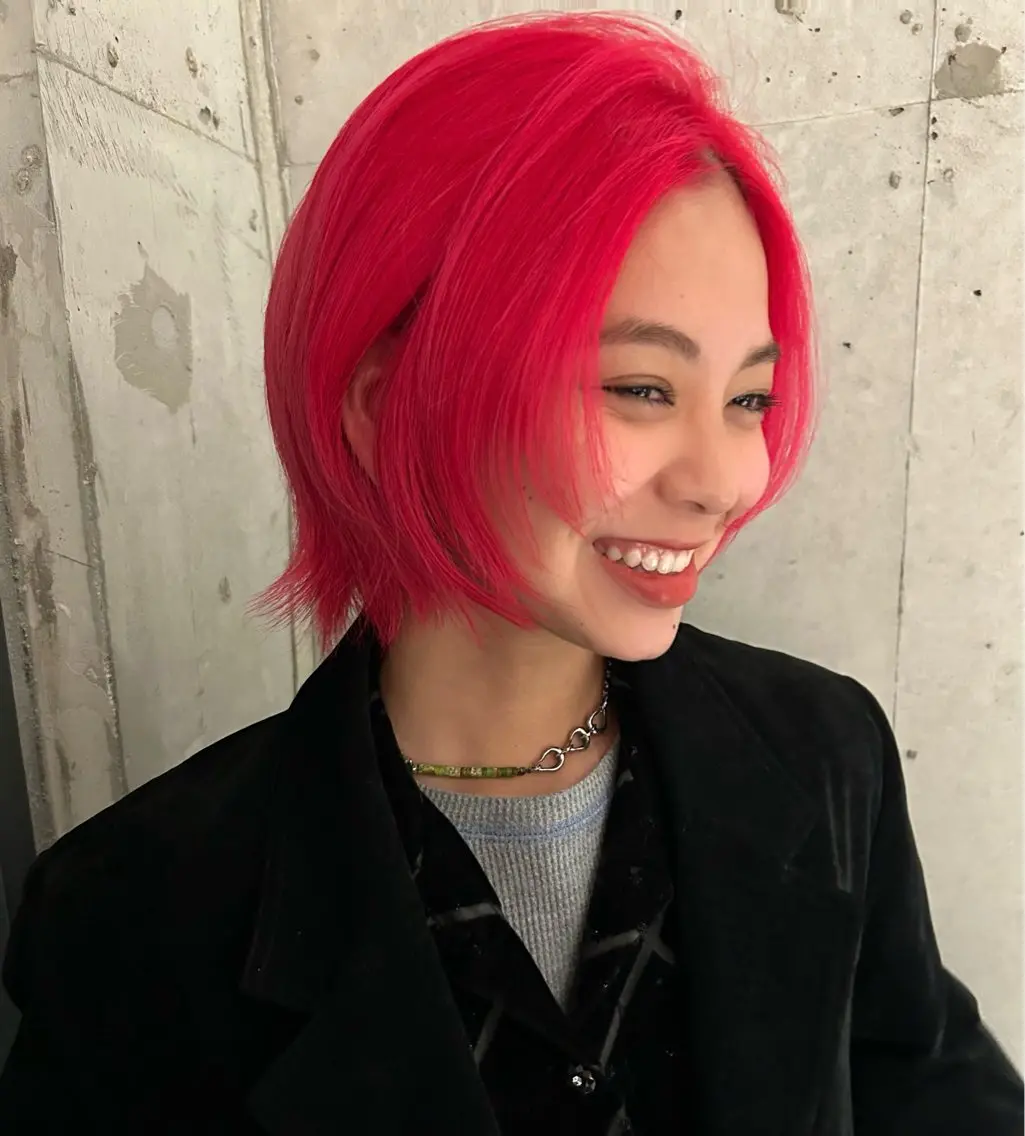 ショート ヘアカラー 中村 果乃のヘアスタイル
