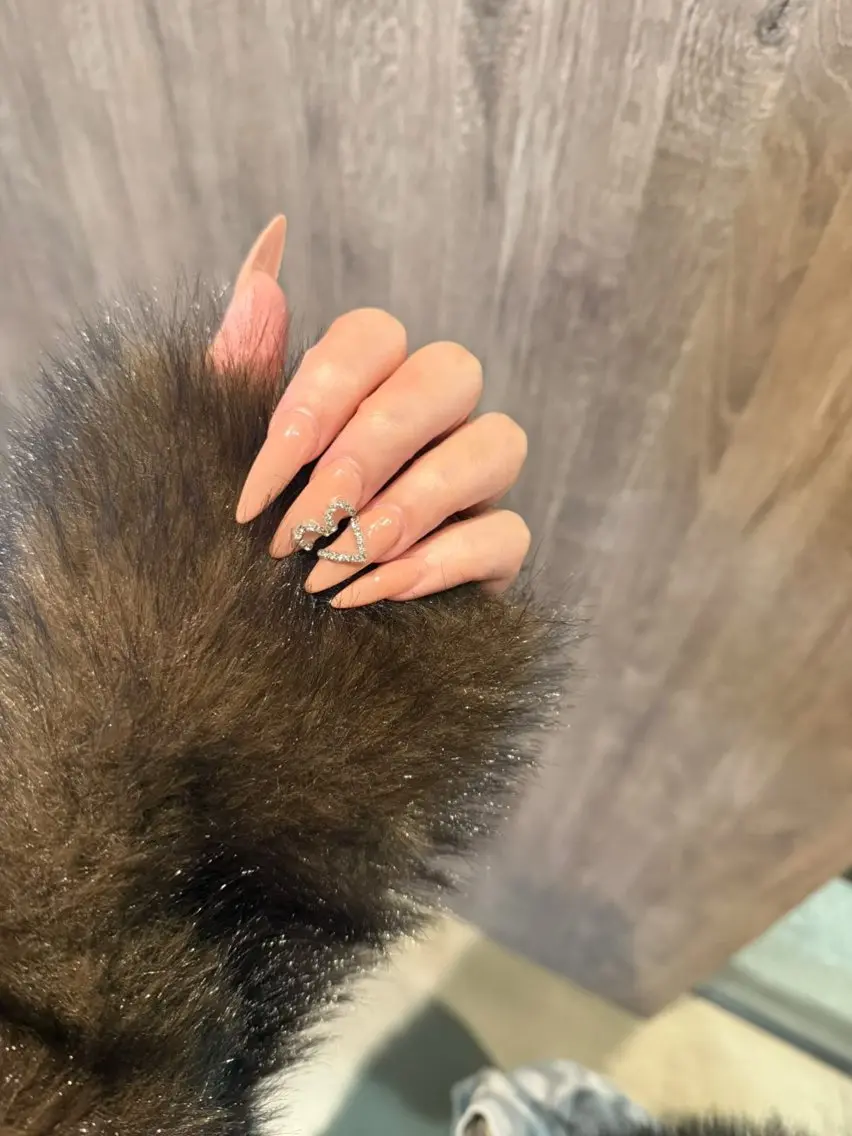 ネイル 持ち込み NAIL Alaia SHIORIのネイルデザイン