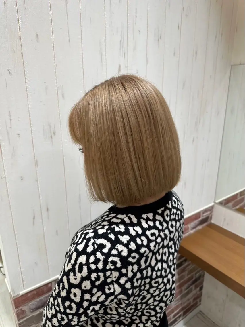 ショート カラー ブリーチ ケアブリーチ ハイライトカラー インナーカラー ボブ 堀野 由樹也のヘアスタイル