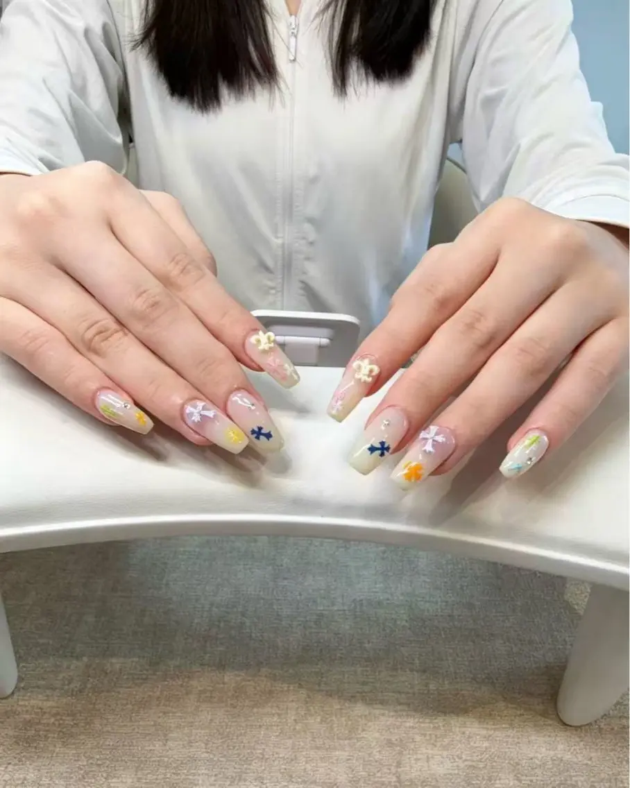 ネイル ハンドネイル Kivivi ネイルサ口ンのネイルデザイン