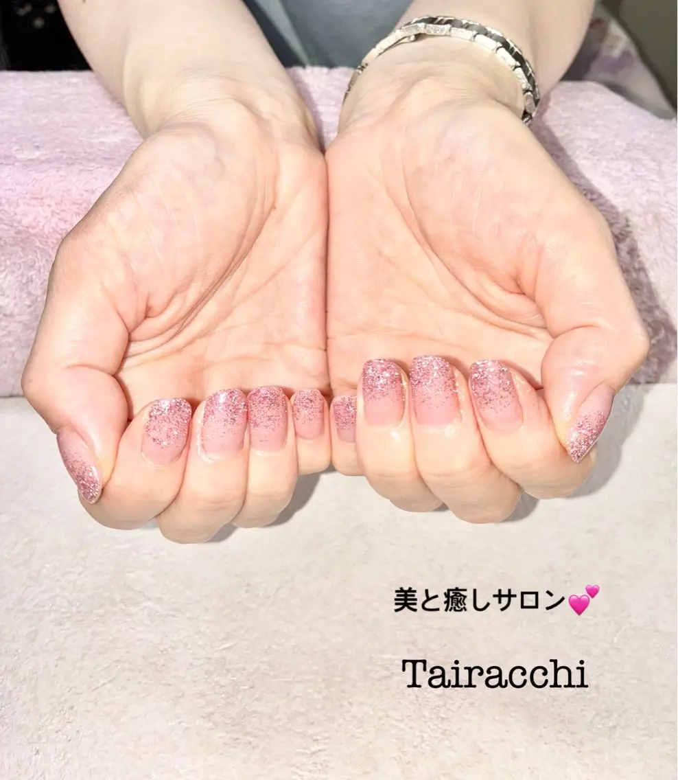 ネイル グラデーション キラキラネイル ラメ(グリッター) ラメグラデーション ピンク ハンドネイル Tairacchi ﾀｲﾗｯﾁのエステ・リラクイメージ