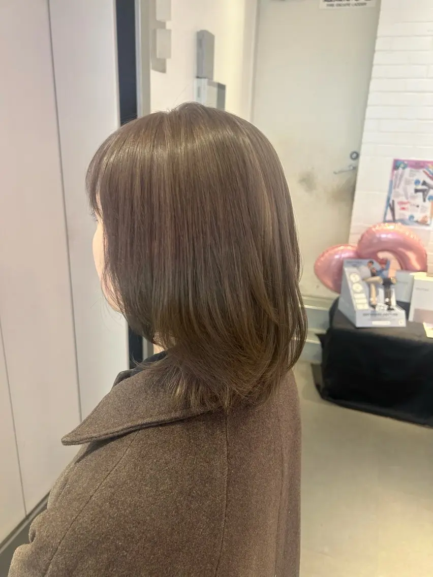 ミディアム カラー ヘアアレンジ ベージュカラー オリーブベージュ ヘアカラー 🎀ブリーチ×艶髪 🎀 ♡さや♡のヘアスタイル