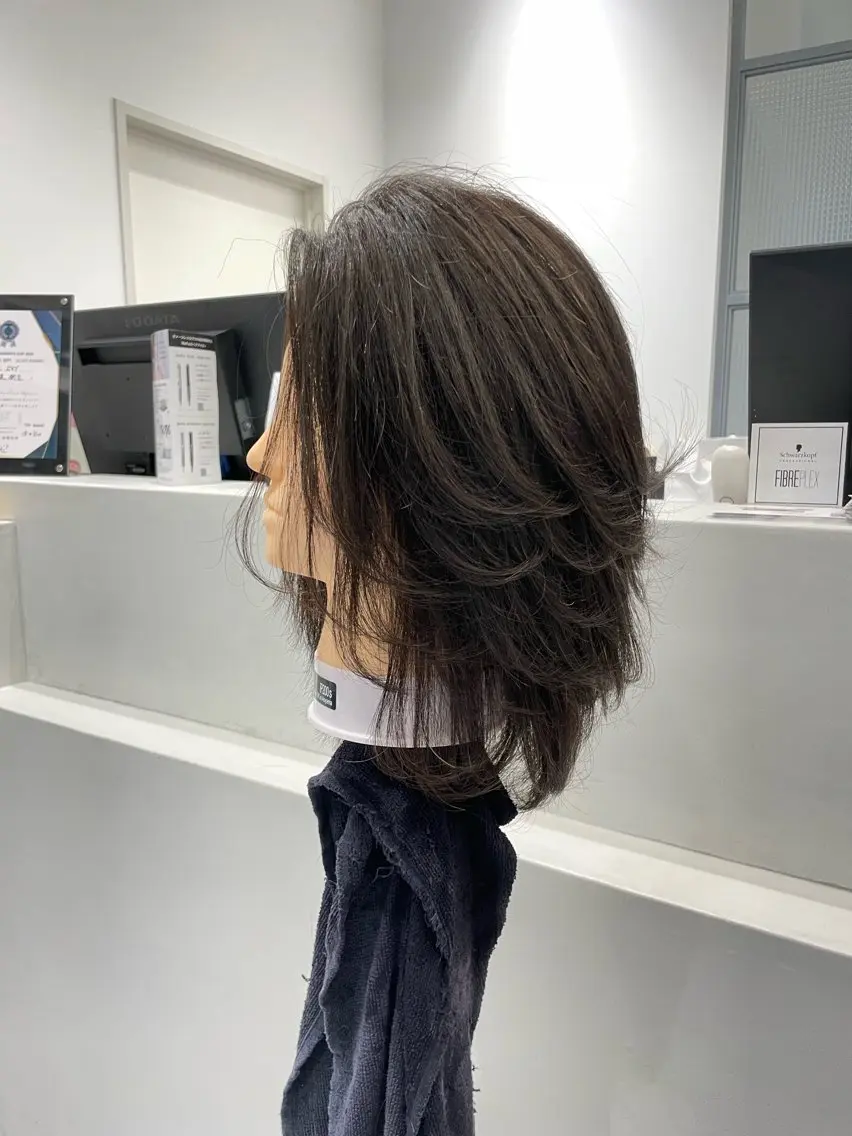 ロング ハイライト レイヤーカット 松井 せりのヘアスタイル
