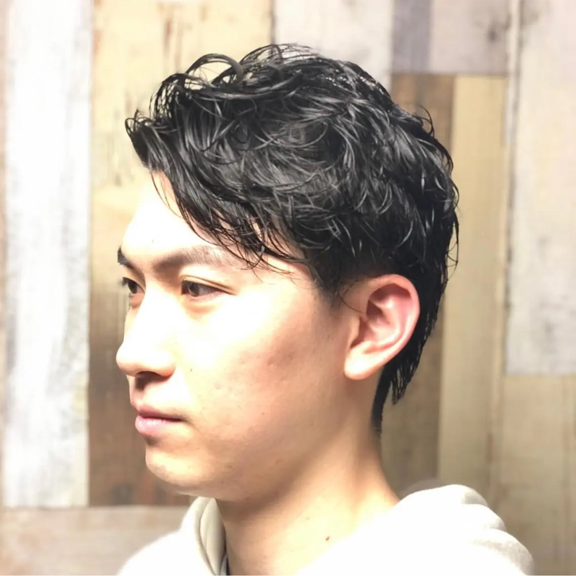 3回目以降のお客様(メンズ様)カット➕パーマ➕トリートメント➕癒しのシェービング(顔剃り、眉毛カット)の写真