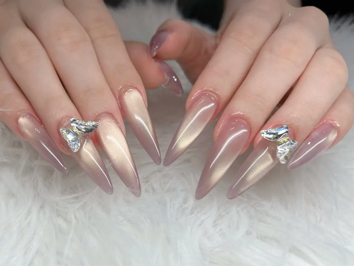 ネイル フレンチネイル ガラスフレンチ ロングネイル マグネットネイル ニュアンスネイル ハンドネイル XIMINANAIL SALON堀江店のネイルデザイン