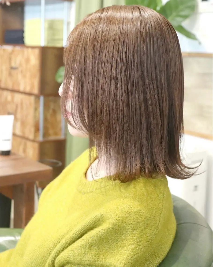 ミディアム 外ハネヘア カット ヘアカラー トリートメント ヘッドスパ ノンジアミンカラー 専門/エソラのヘアスタイル