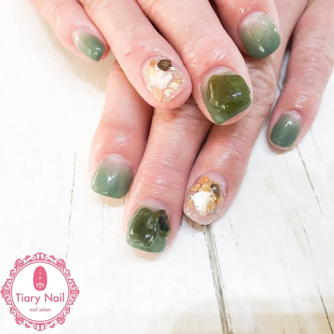 ネイル tiarynail K K🐼のネイルデザイン