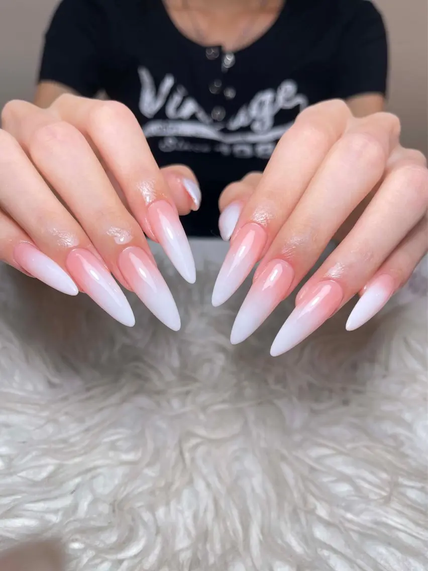 ネイル チークネイル ドット フレンチネイル グラデーション ハート ハンドネイル Julli NailStudioのネイルデザイン