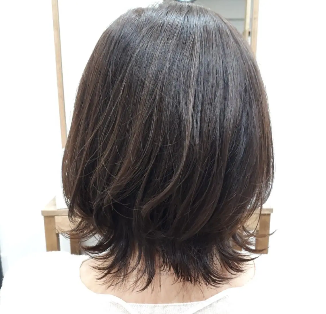 ミディアム ボブ 外ハネヘア ウルフカット ウルフボブ 池内 智哉のヘアスタイル