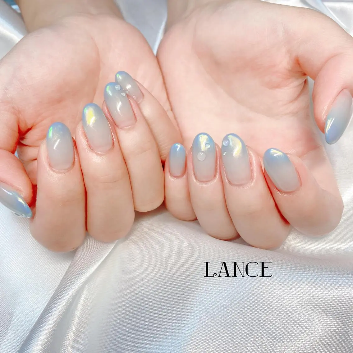 ミディアム ネイル オーロラネイル フレンチネイル グラデーション キラキラネイル シンプルネイル ハンドネイル Lance nailのネイルデザイン