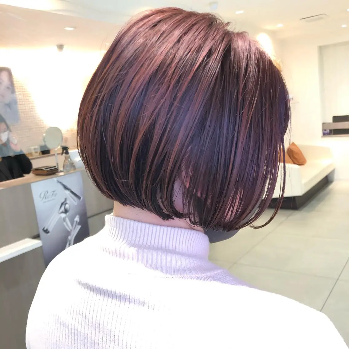 ミディアム ボブ カット ヘアカラー トリートメント 松佐 ゆかりのヘアスタイル