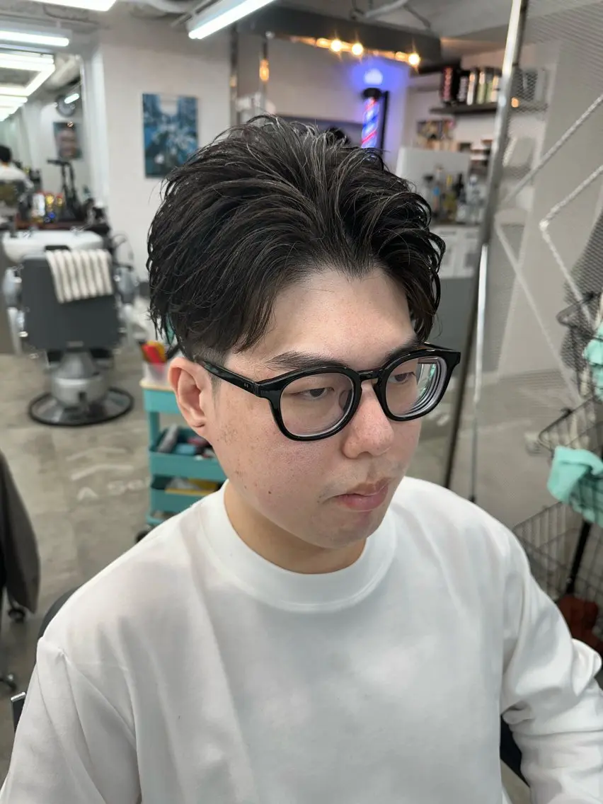 メンズ 志賀 航大のヘアスタイル