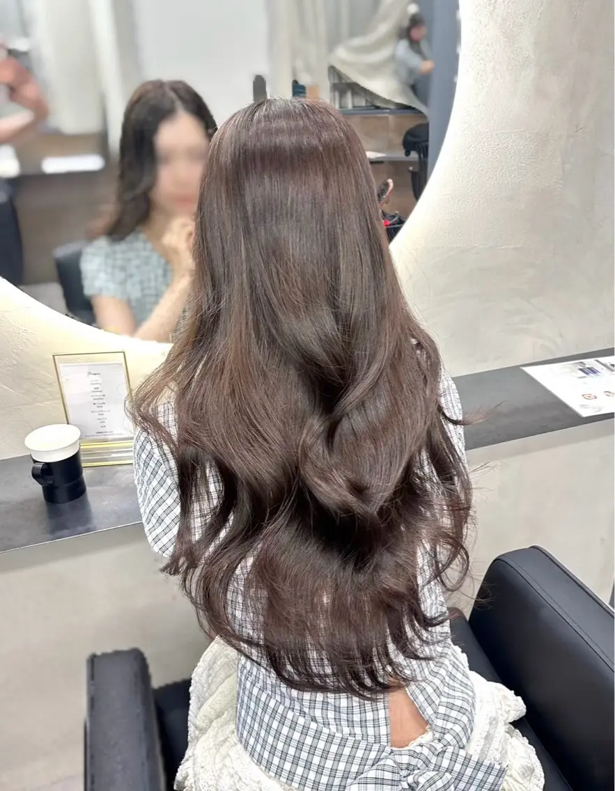 ロング カラー ヘアアレンジ ショコラグレージュ グレージュ レイヤーカット 新宿⌇韓国風ヘア ⌇透明感カラーのヘアスタイル