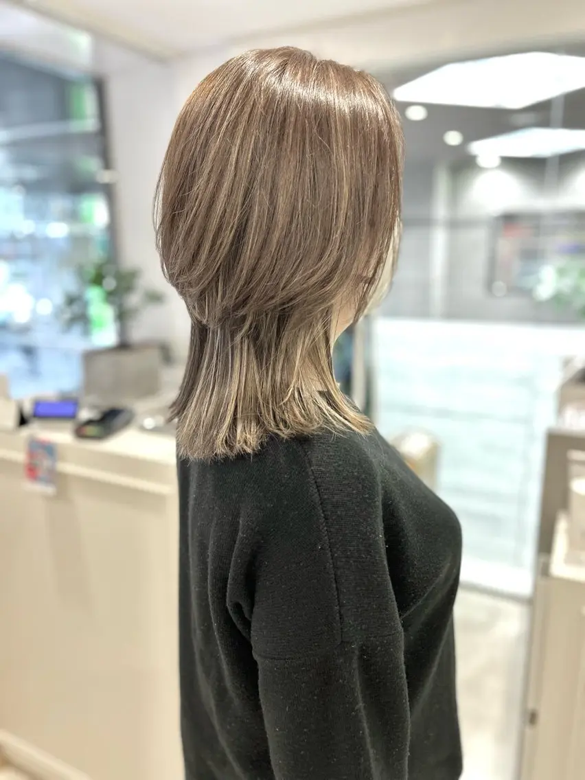 ミディアム 安藤 明日翔のヘアスタイル