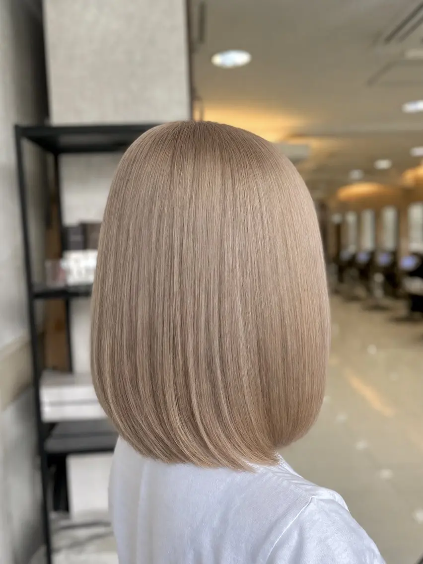 ミディアム カット ヘアカラー トリートメント 艶髪ブリーチカラー 💗manaka💗のヘアスタイル