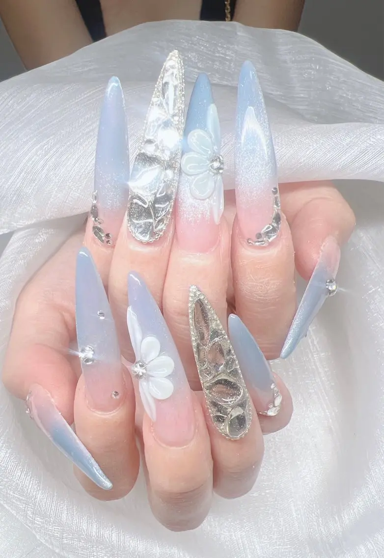 ネイル 長さ出し グラデーション キラキラネイル マグネットネイル ニュアンスネイル ハンドネイル Lee Ainのネイルデザイン