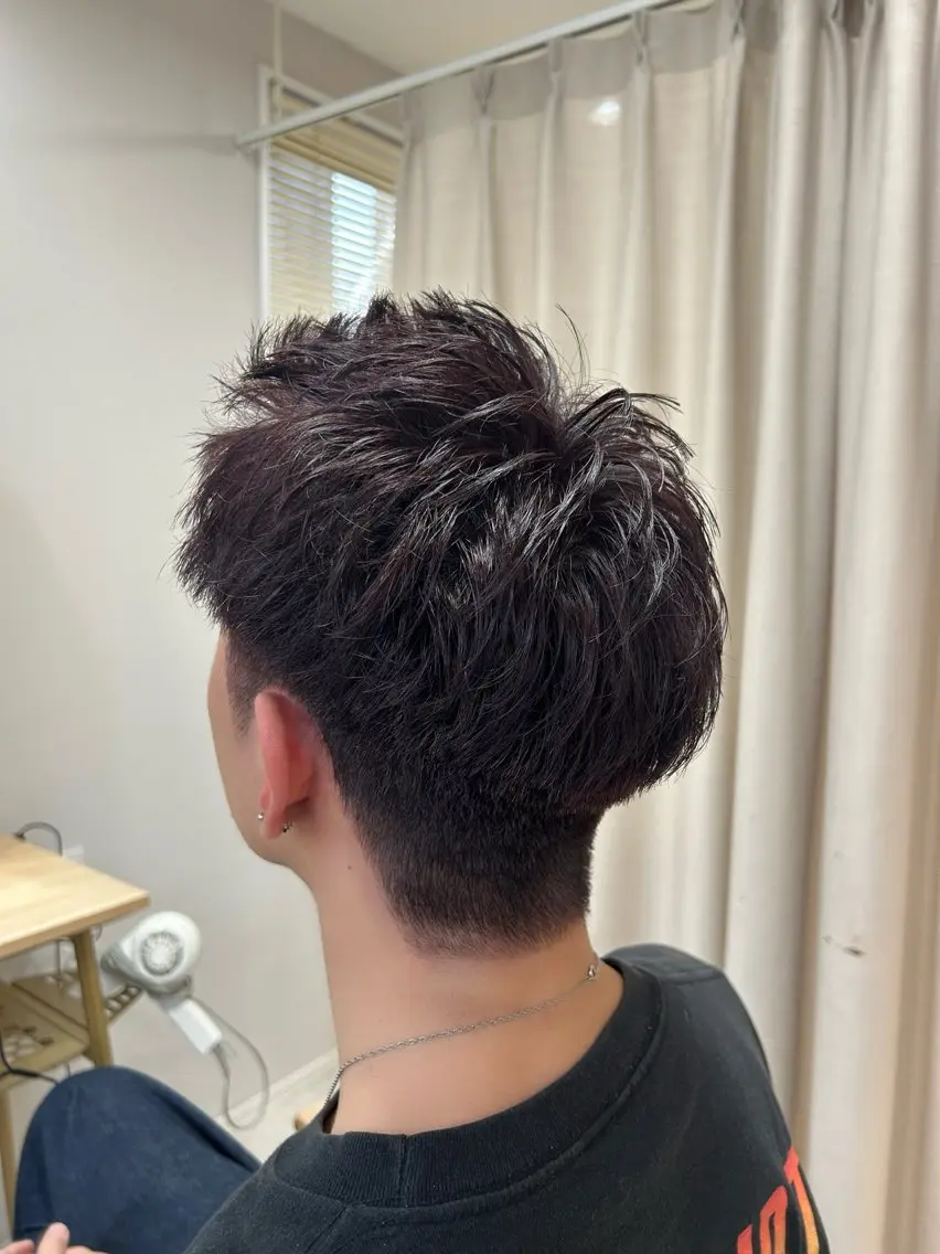 カラー メンズ ビジネス ボルドーカラー ブラウンカラー ヘアカラー シイキ ユウトのヘアスタイル