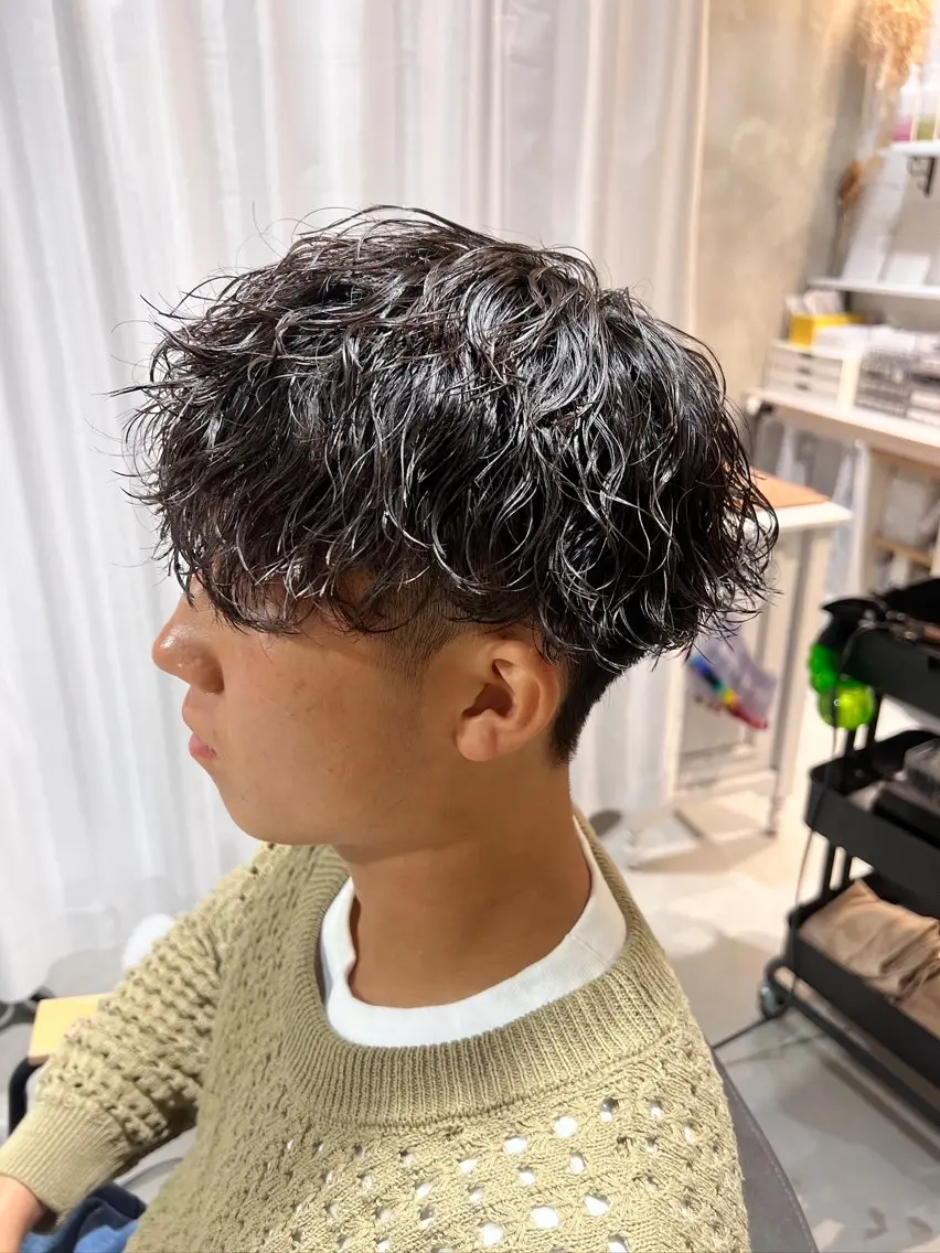 ショート パーマ メンズ メンズパーマ ツイストスパイラルパーマ 波巻きパーマ スパイラルパーマ カット パーマ メンズカットパーマ ✂️ JOYAのヘアスタイル