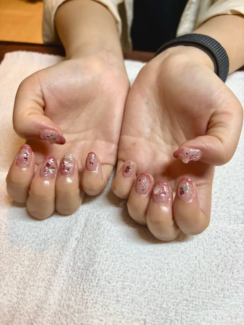 ネイル キラキラネイル ハンドネイル 菊池 菜月のヘアスタイル
