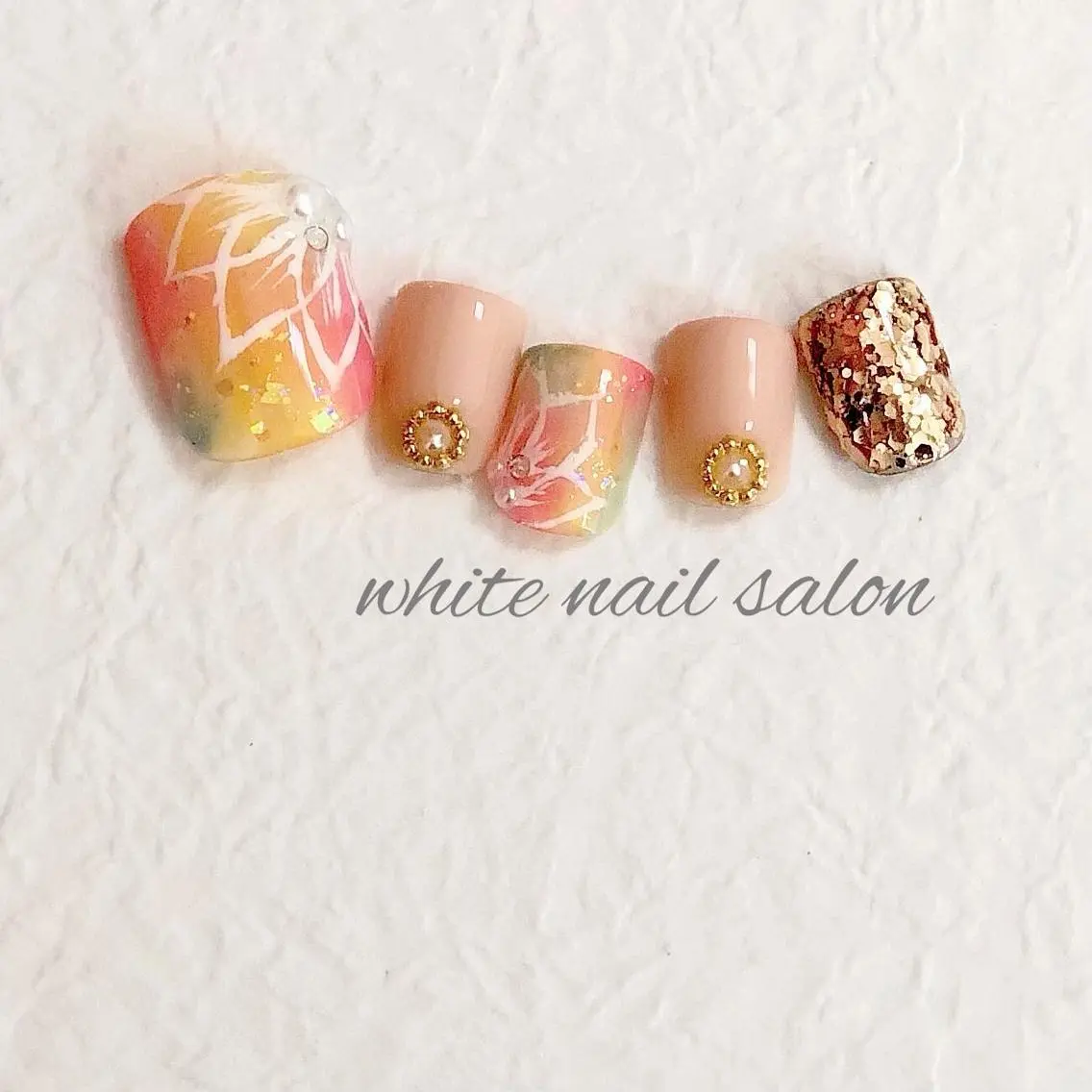 ネイル ジェルネイル ハードジェル 持ち込み ソフトジェル フットネイル white nail salonのネイルデザイン